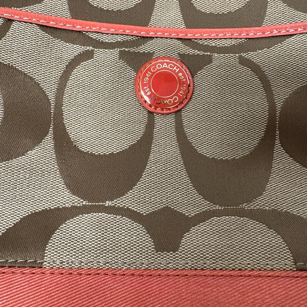 Coach | Signature Stripe Swingpack Mini Crossbody - Picture 3 of 12